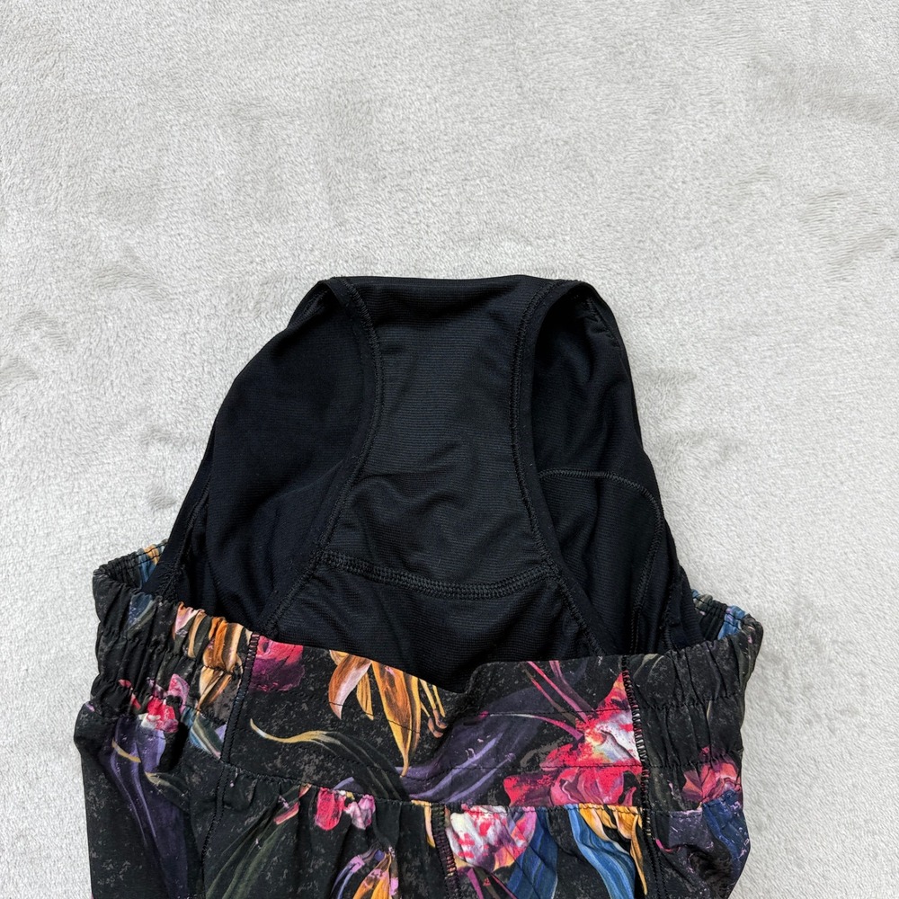 Lululemon Shorts Women's 2 Tracker Short V 4" Midnight Orchid Multi Floral Black - Picture 4 of 10